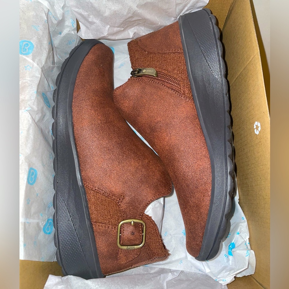 Bzees Get Going Washable Booties - brown sz 7